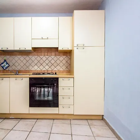 Rovo House 2, Pittulongu, Lägenhet Olbia