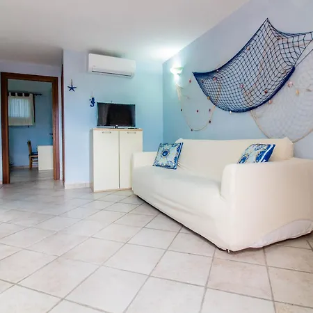 Rovo House 2, Pittulongu, Lägenhet Olbia